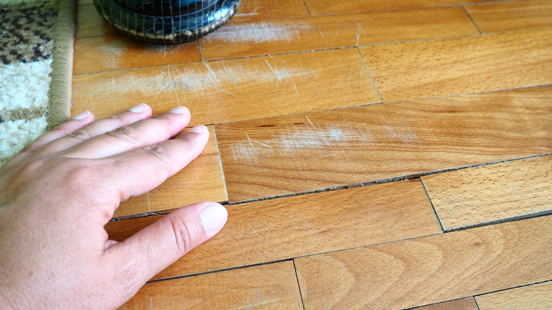 vinyl flooring scratch marks